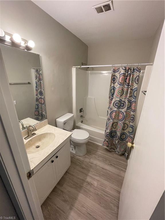Photo 10 of 13 of 203 Northpoint Avenue D condo