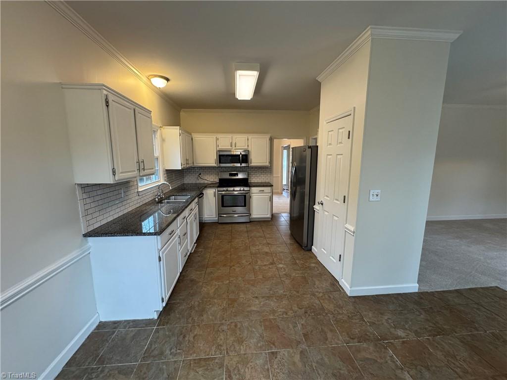 225 Bradford Place Lane