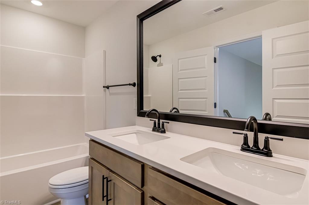 Clemmons, North Carolina 27012, United States, 4 Bedrooms Bedrooms, ,3 BathroomsBathrooms,Residential,Active,35746