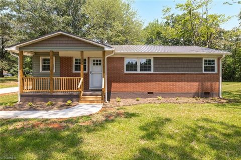 Homes For Sale - 129 Redwood Road<br/> Rockingham County, Eden, NC 27288