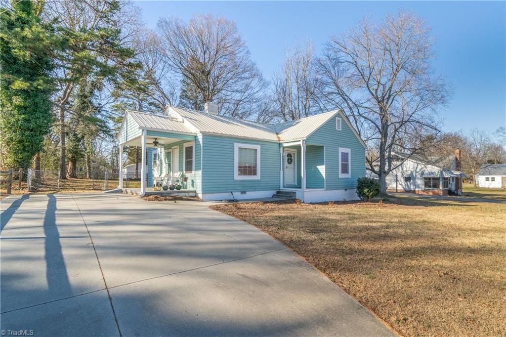 Photo of 408 Beckner Street, Lexington, NC 27292 (MLS # 1207137)