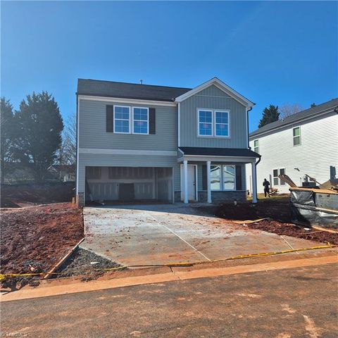 Homes For Sale - 865 Shoveler Court<br/> Forsyth County, Kernersville, NC 27284