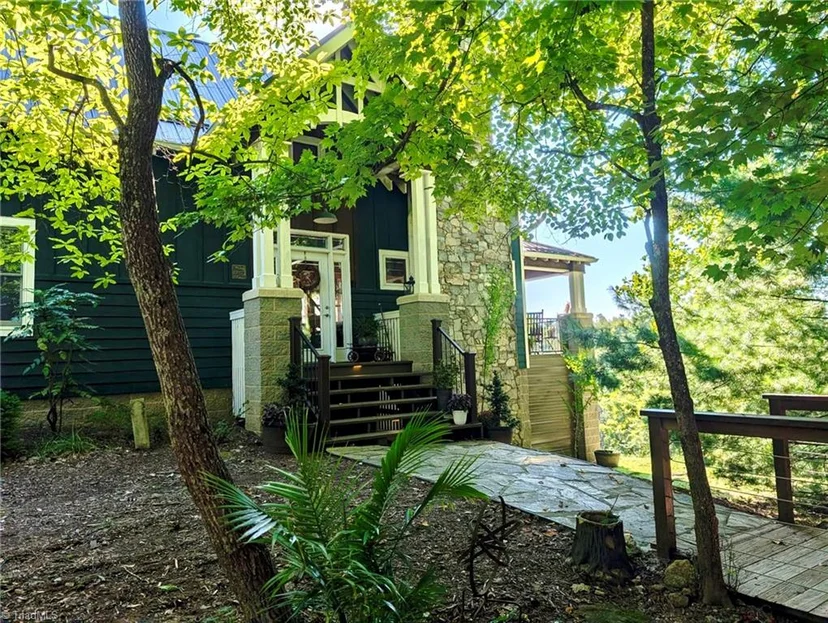 147 Fairview Drive, photo 1 of 50