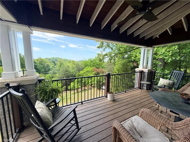 147 Fairview Drive, photo 4 of 50