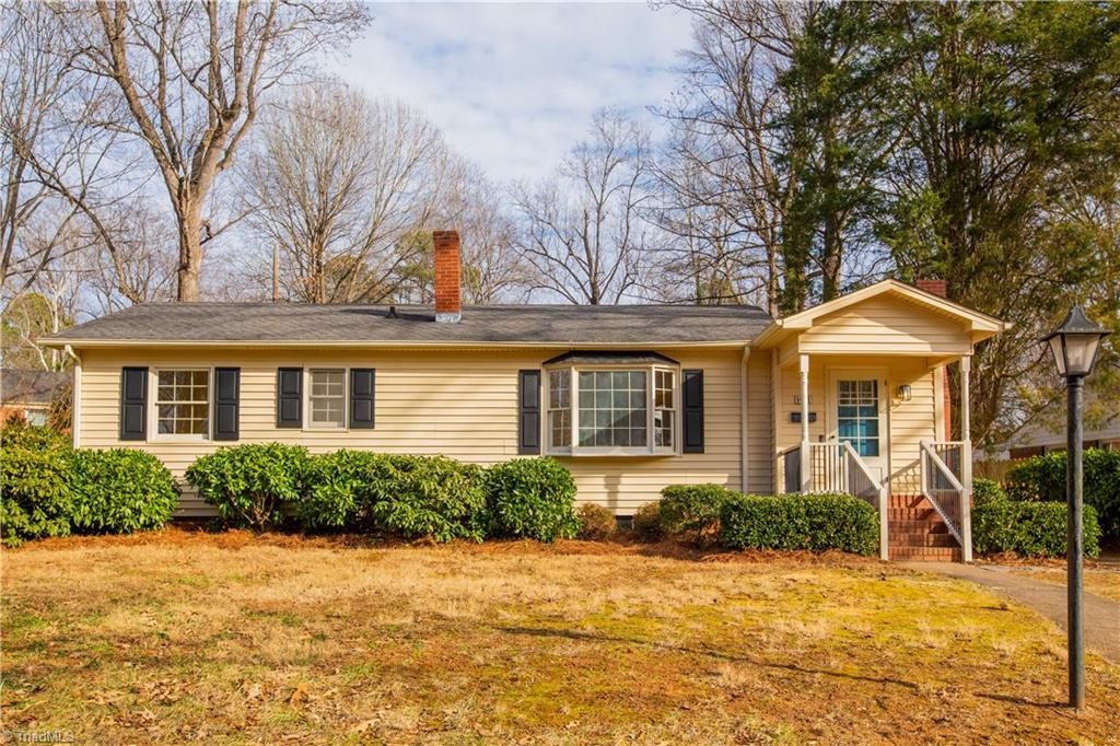 Photo of 1411 Chelsea Street, Winston-Salem, NC 27103 (MLS # 1207793)