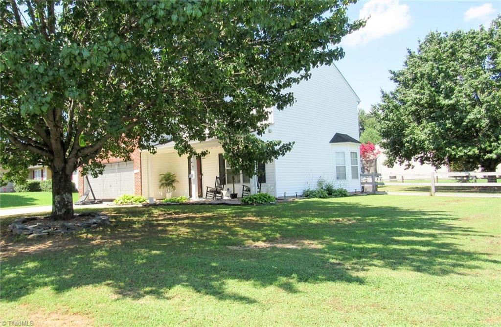 Greensboro, North Carolina 27406, United States, 4 Bedrooms Bedrooms, ,3 BathroomsBathrooms,Residential,Pending,180031