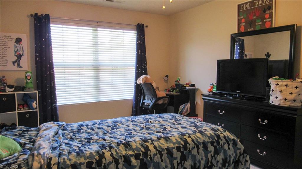 Greensboro, North Carolina 27406, United States, 4 Bedrooms Bedrooms, ,3 BathroomsBathrooms,Residential,Pending,180031