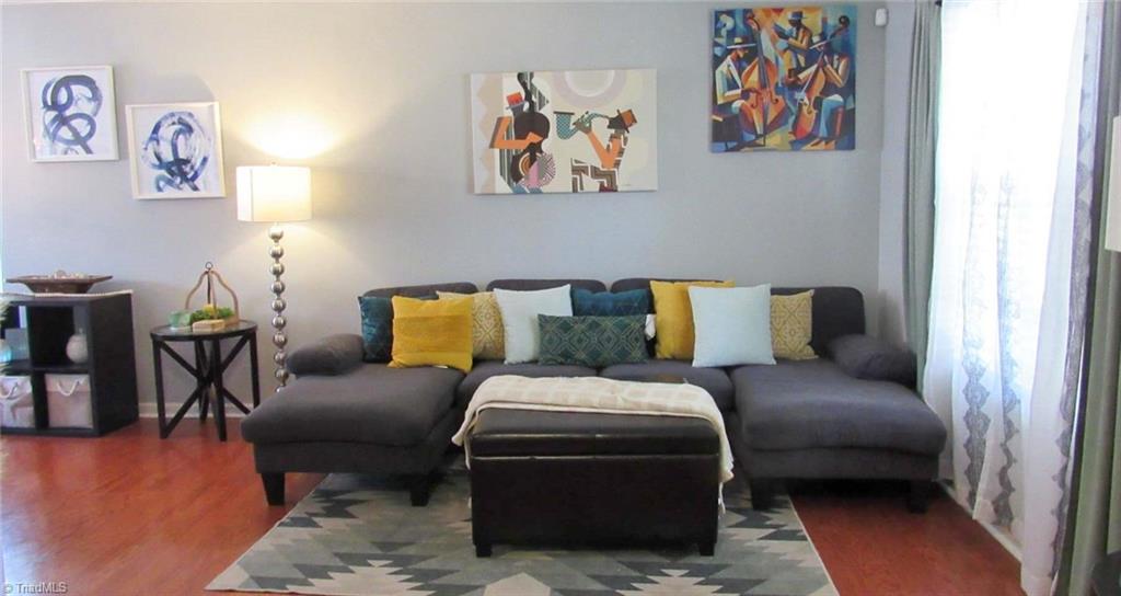 Greensboro, North Carolina 27406, United States, 4 Bedrooms Bedrooms, ,3 BathroomsBathrooms,Residential,Pending,180031