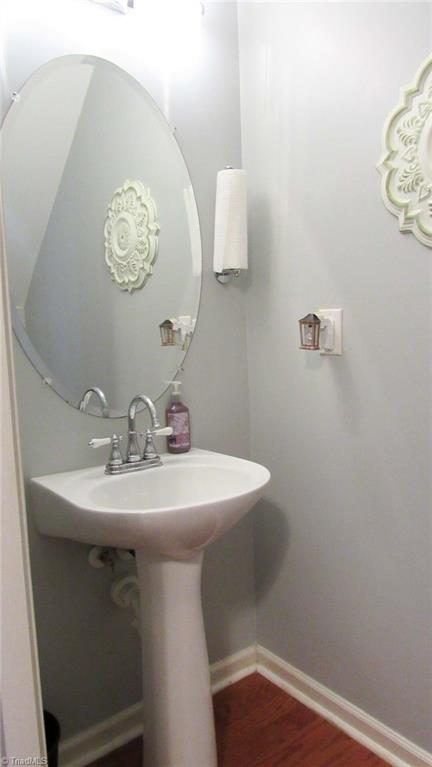 Greensboro, North Carolina 27406, United States, 4 Bedrooms Bedrooms, ,3 BathroomsBathrooms,Residential,Pending,180031