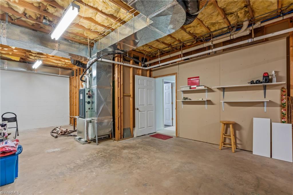 605 Huntington Drive, High Point, North Carolina image 30