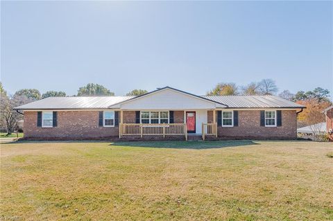 A home in Kernersville