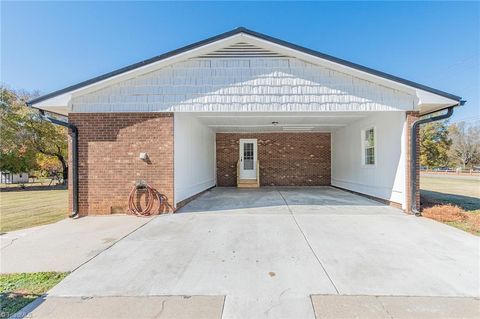 A home in Kernersville