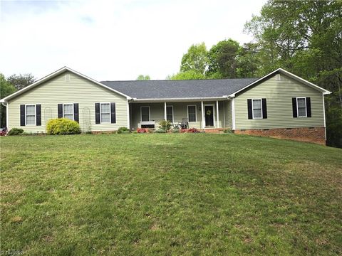 8607 Boones Landing Drive Stokesdale NC 27357