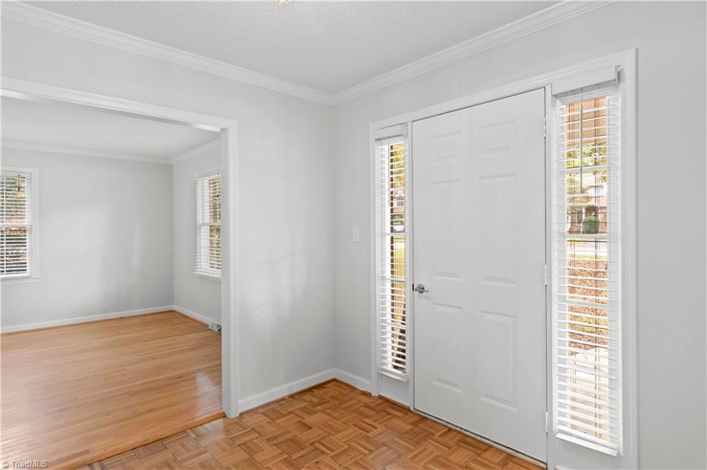 4307 Oak Hollow Drive