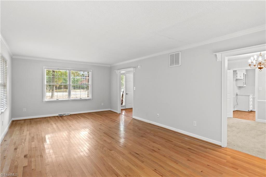 4307 Oak Hollow Drive