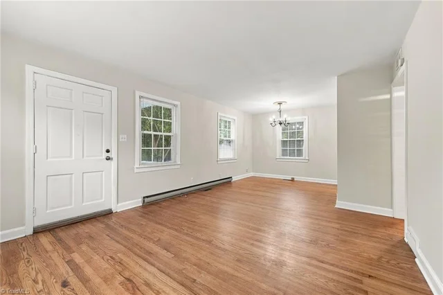2332 Hiawatha Drive, photo 4 of 28