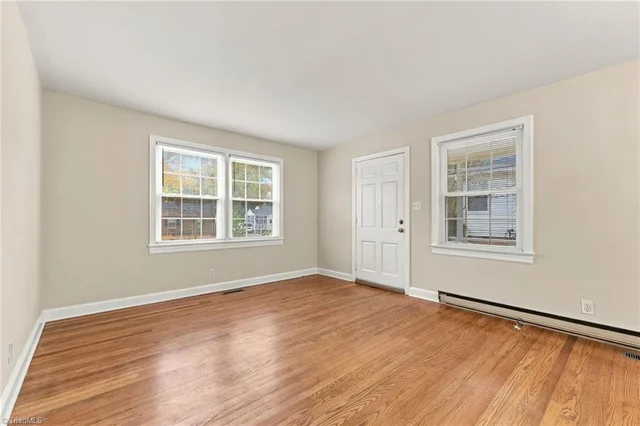 2332 Hiawatha Drive, photo 5 of 28