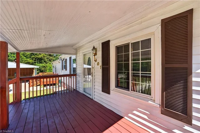 601 Martha Place, photo 4 of 42