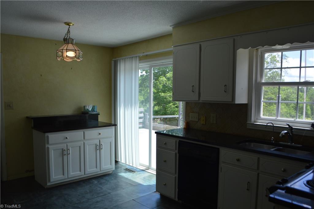 117 Ridgecrest Drive, Mount Airy, North Carolina image 11