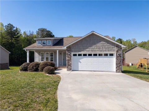 Townhouse For Sale - 224 Santa Fe Circle<br/> Thomasville, NC 27360