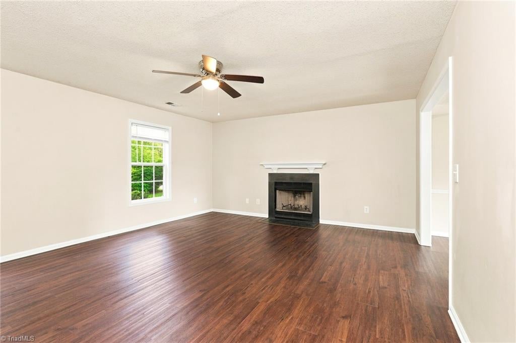 Photo of 1495 Fiddlers Knoll Drive, Kernersville, NC 27284 (MLS # 1236010)