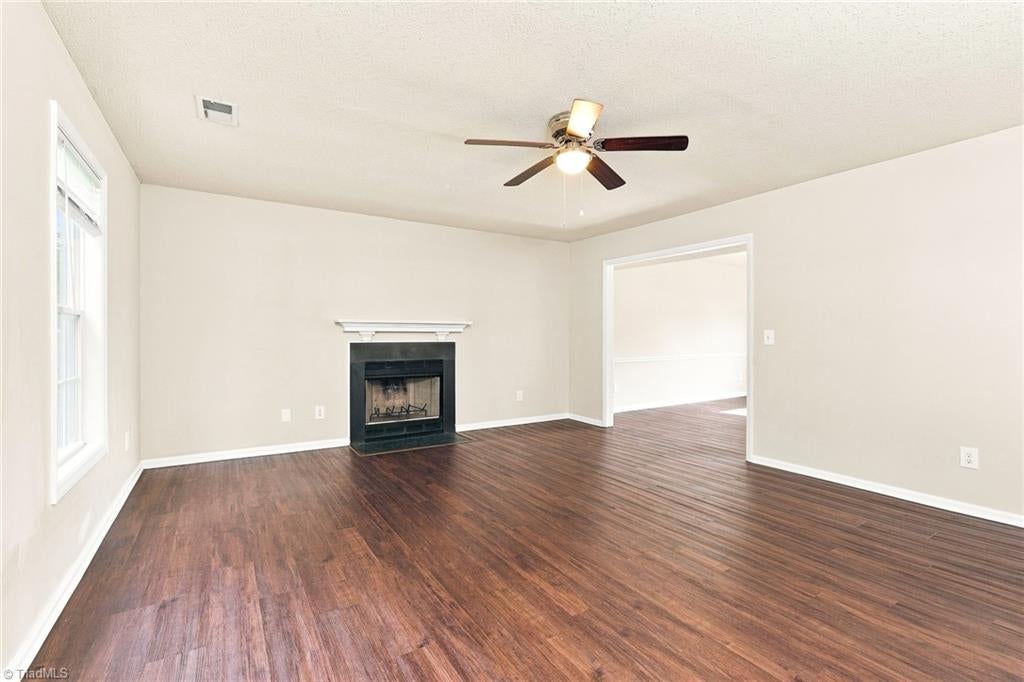 Photo of 1495 Fiddlers Knoll Drive, Kernersville, NC 27284 (MLS # 1236010)