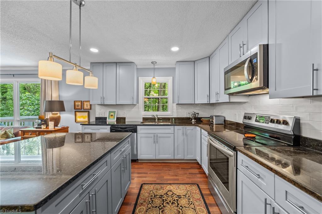 Winston-Salem, North Carolina 27106, United States, 3 Bedrooms Bedrooms, ,2 BathroomsBathrooms,Residential,Active,173253