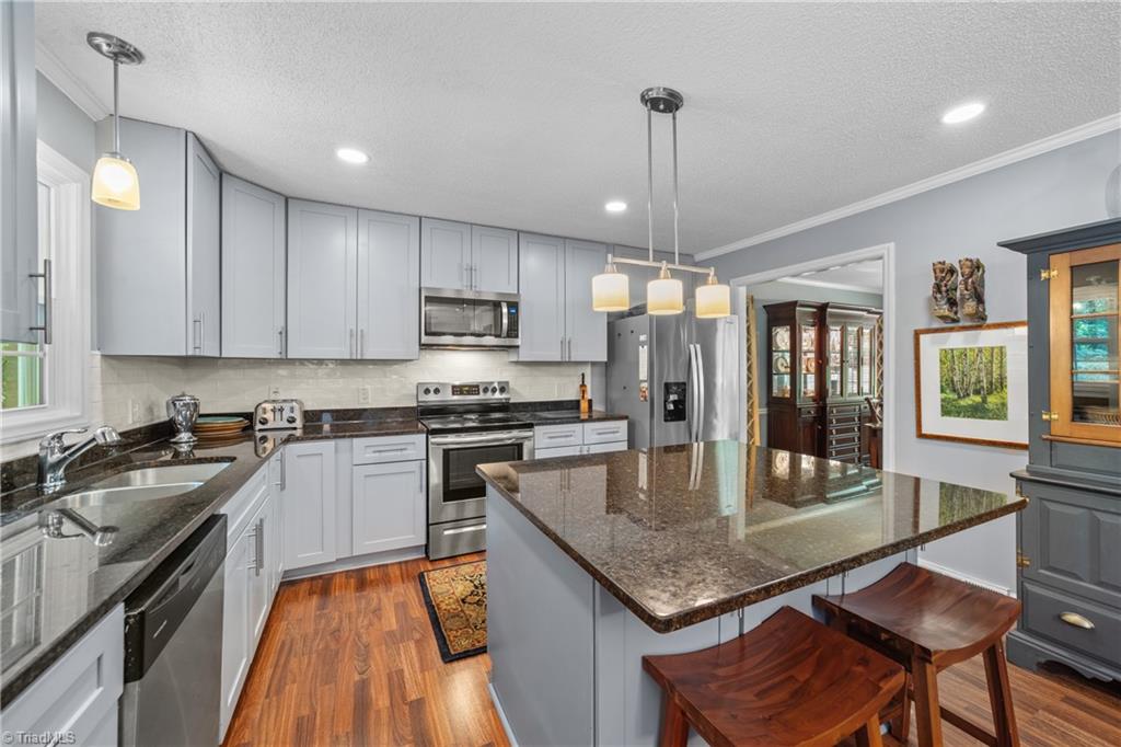 Winston-Salem, North Carolina 27106, United States, 3 Bedrooms Bedrooms, ,2 BathroomsBathrooms,Residential,Active,173253