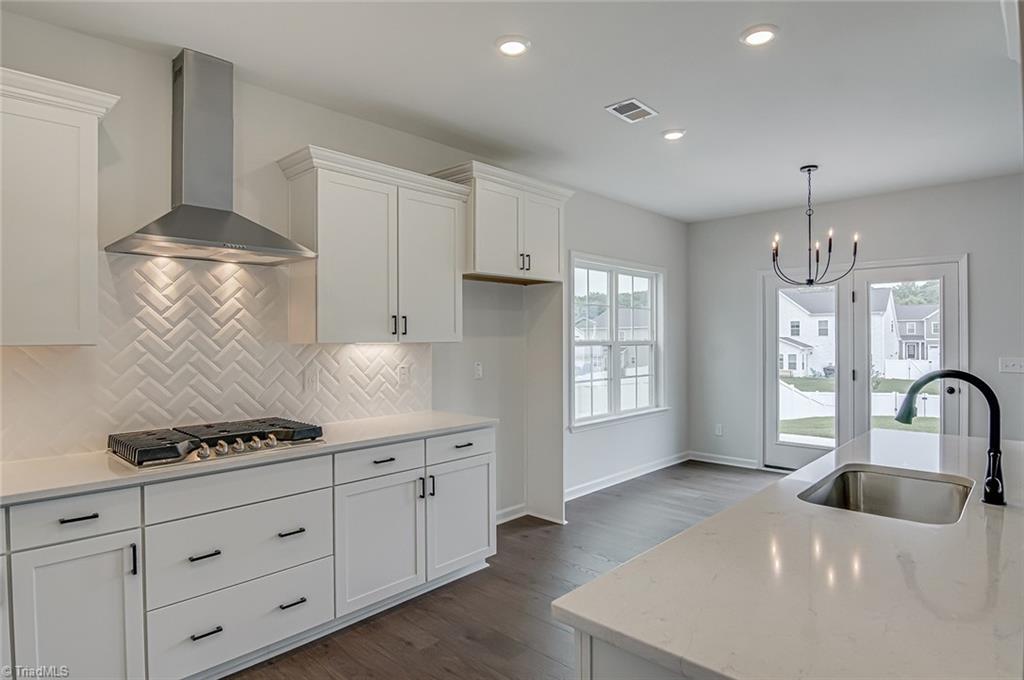 Clemmons, North Carolina 27012, United States, 5 Bedrooms Bedrooms, ,4 BathroomsBathrooms,Residential,Active,25277