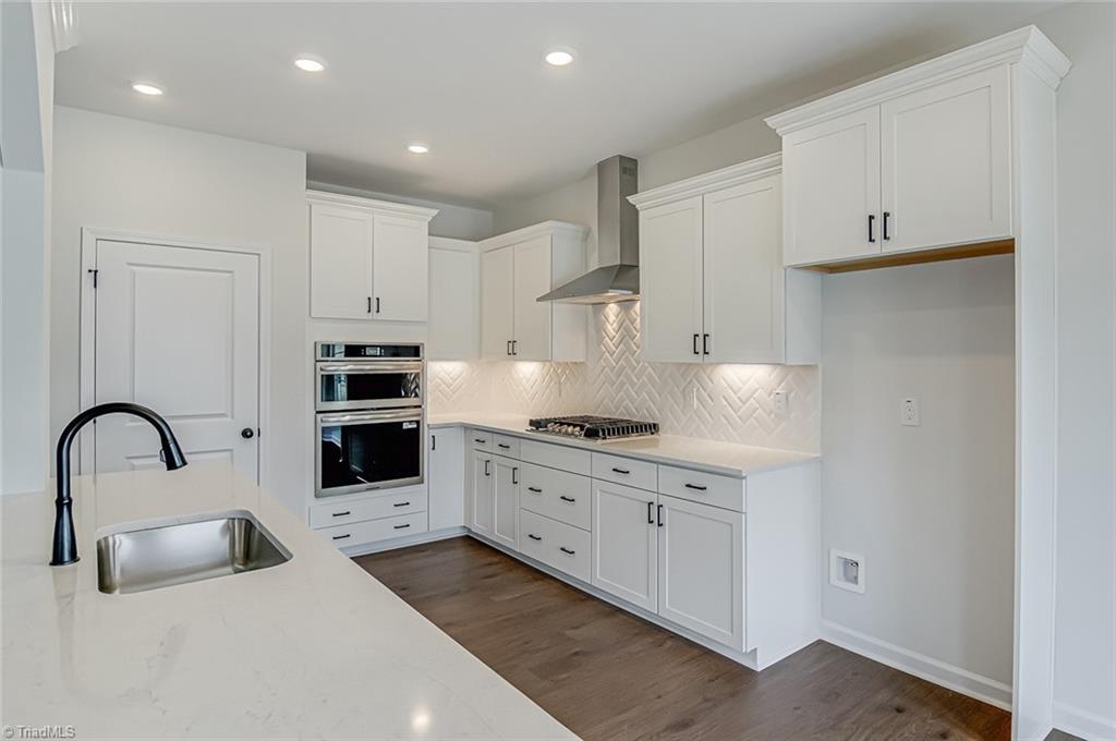 Clemmons, North Carolina 27012, United States, 5 Bedrooms Bedrooms, ,4 BathroomsBathrooms,Residential,Active,25277