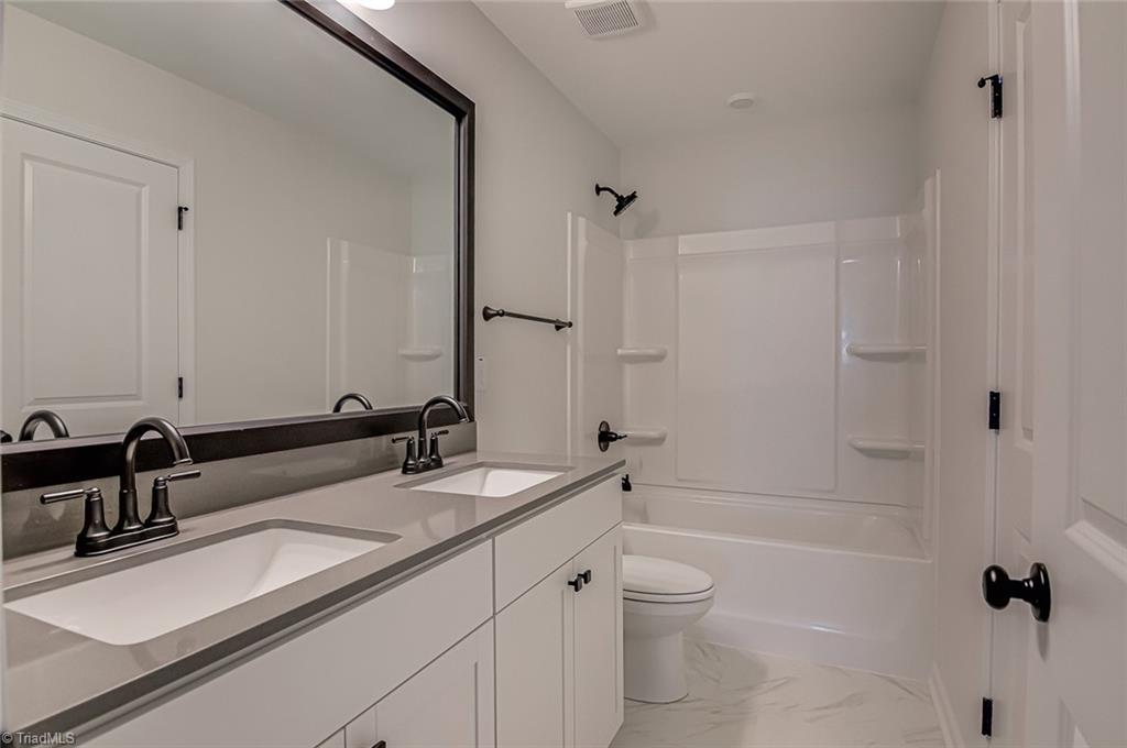 Clemmons, North Carolina 27012, United States, 5 Bedrooms Bedrooms, ,4 BathroomsBathrooms,Residential,Active,25277