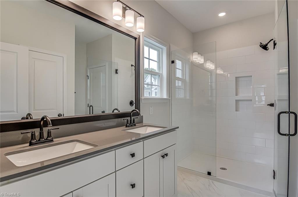 Clemmons, North Carolina 27012, United States, 5 Bedrooms Bedrooms, ,4 BathroomsBathrooms,Residential,Active,25277