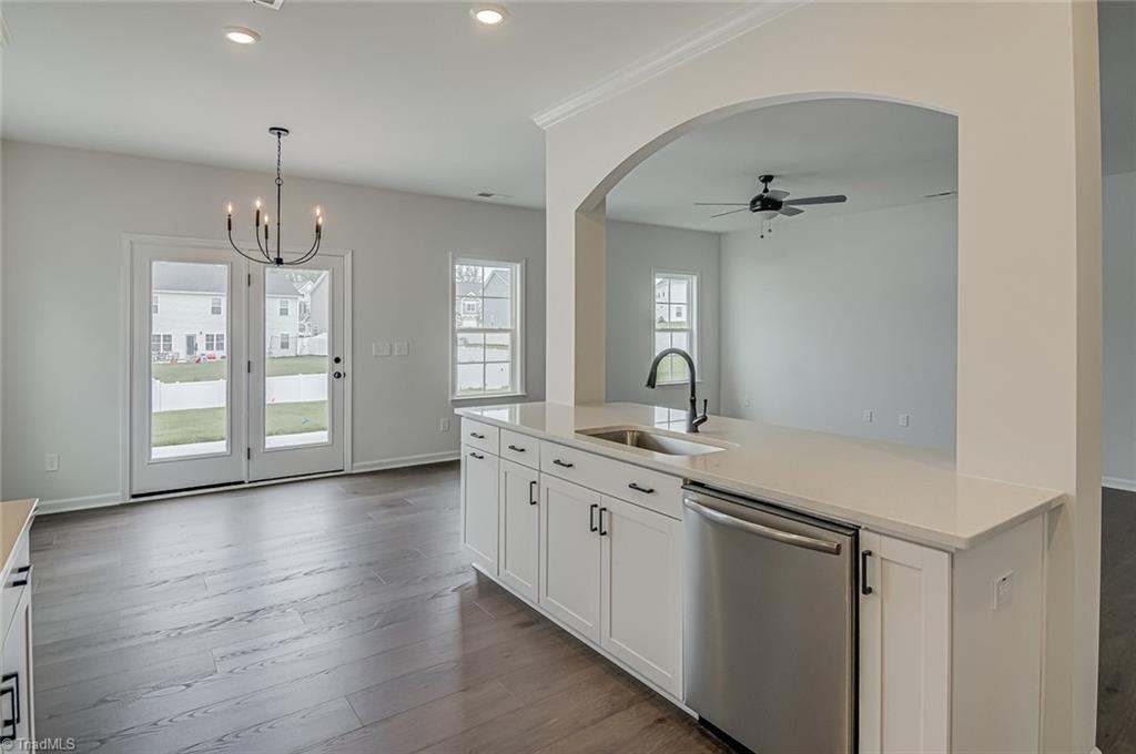 Clemmons, North Carolina 27012, United States, 5 Bedrooms Bedrooms, ,4 BathroomsBathrooms,Residential,Active,25277