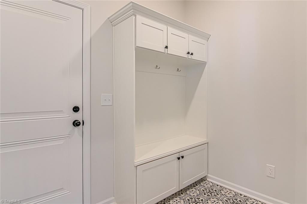 Clemmons, North Carolina 27012, United States, 5 Bedrooms Bedrooms, ,4 BathroomsBathrooms,Residential,Active,25277