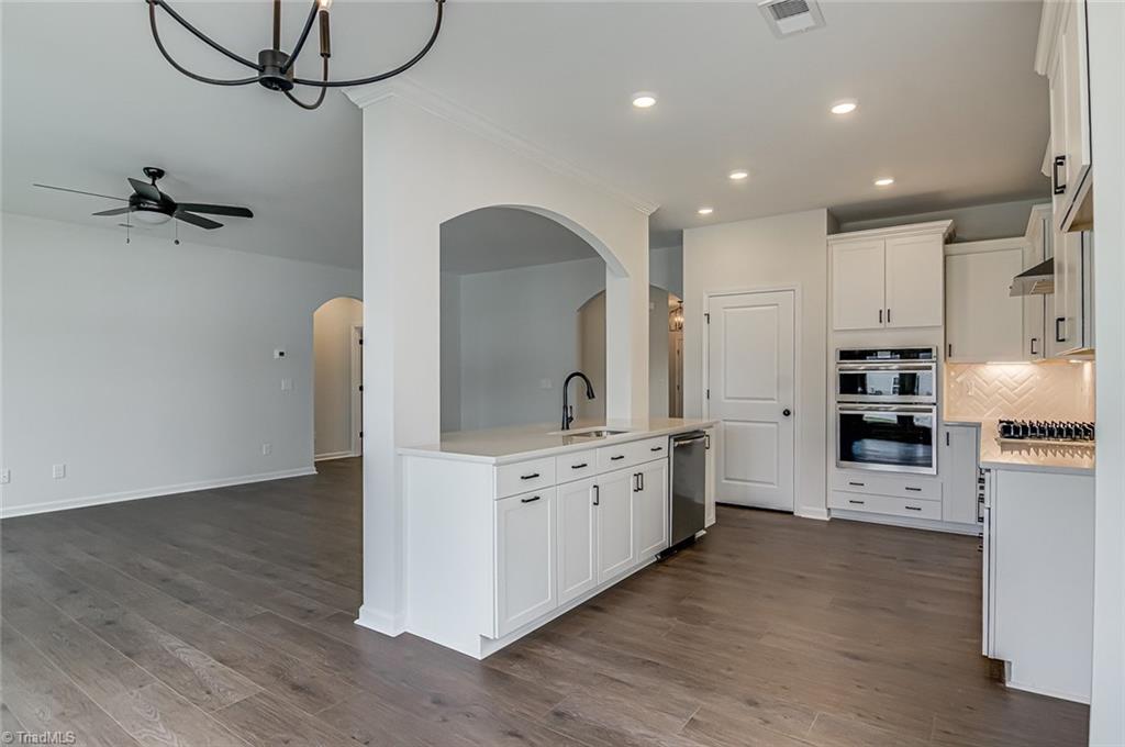 Clemmons, North Carolina 27012, United States, 5 Bedrooms Bedrooms, ,4 BathroomsBathrooms,Residential,Active,25277