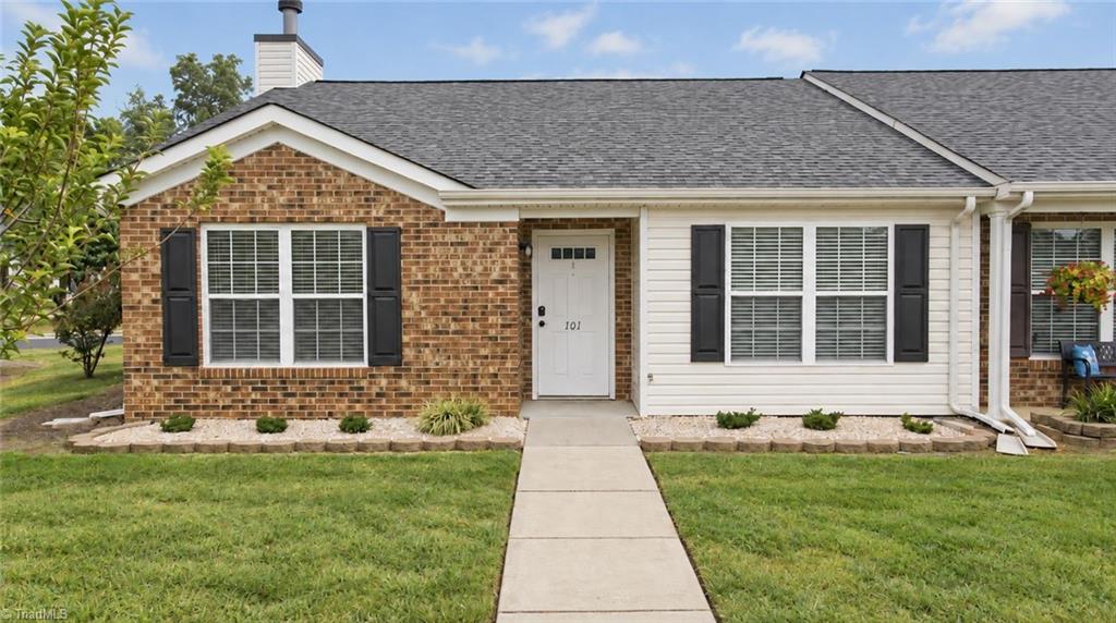 Photo of 101 Oakmont Circle, Archdale, NC 27263 (MLS # 1236634)