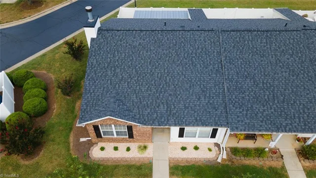 101 Oakmont Circle, photo 2 of 24