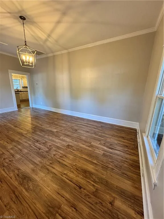 924 Dillard Street, photo 5 of 20
