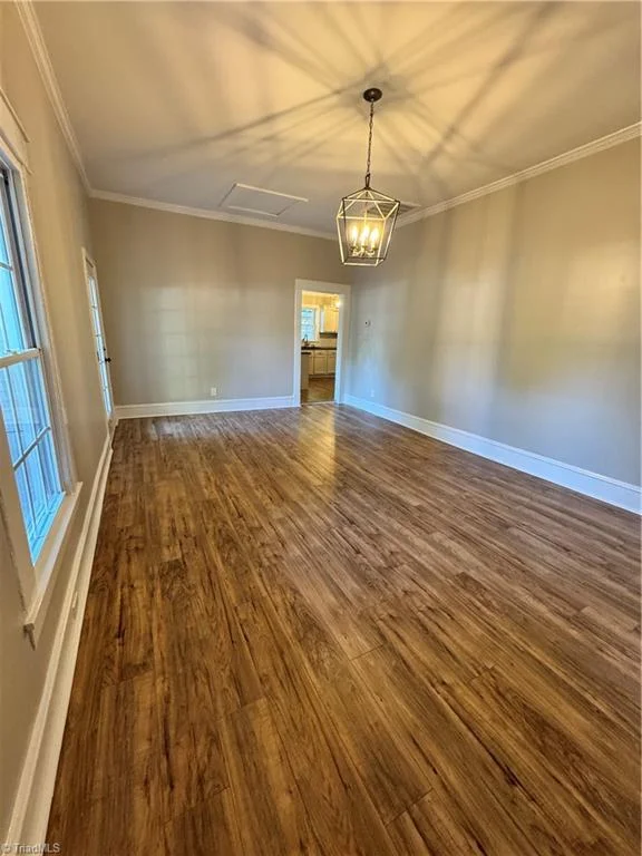 924 Dillard Street, photo 4 of 20