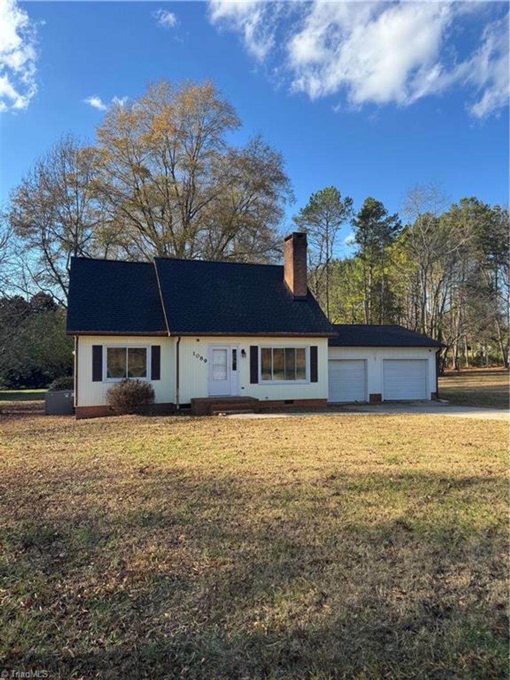 Photo of 1089 Valley Drive, Graham, NC 27253 (MLS # 1203256)