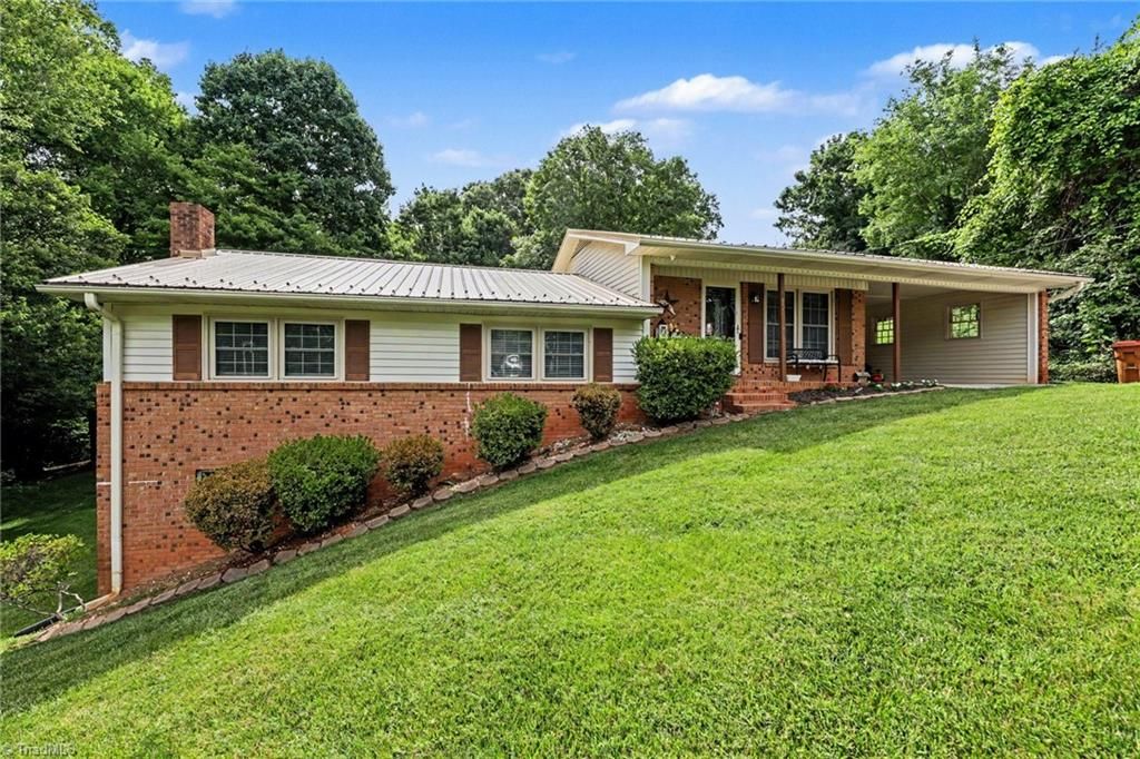 Photo of 352 William Lane, Lexington, NC 27295 (MLS # 1225353)