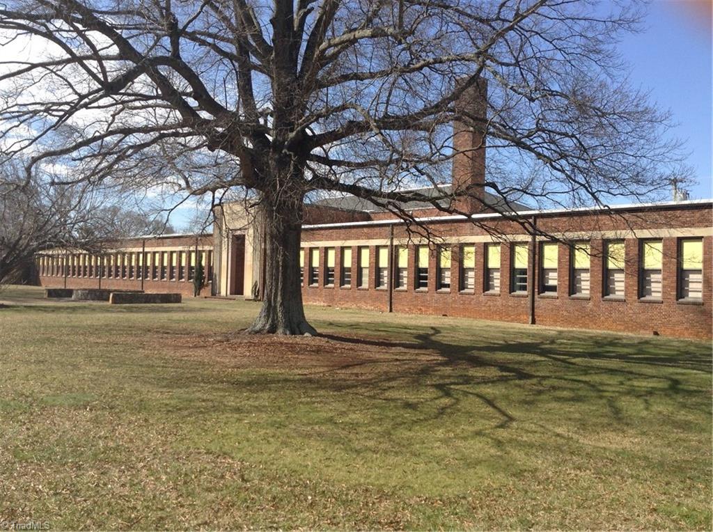 1400 Brentwood Street