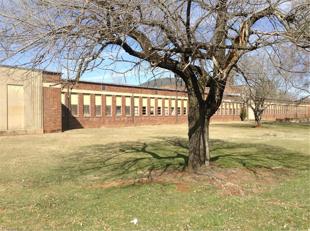 1400 Brentwood Street