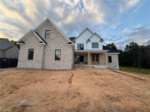 Homes For Sale - 958 Medinah Drive<br/> Winston-Salem, NC 27107