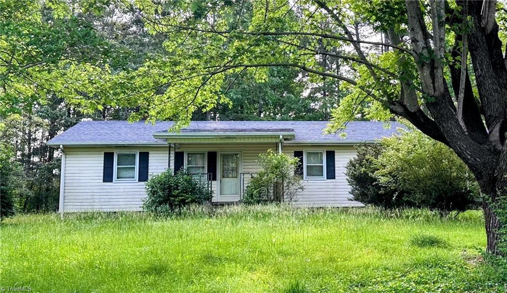 225 Dan Bryant Road, Pilot Mountain, North Carolina image 1