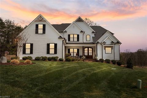 Homes For Sale - 7102 Rae Farms Way<br/> Guilford County, Greensboro, NC 27455