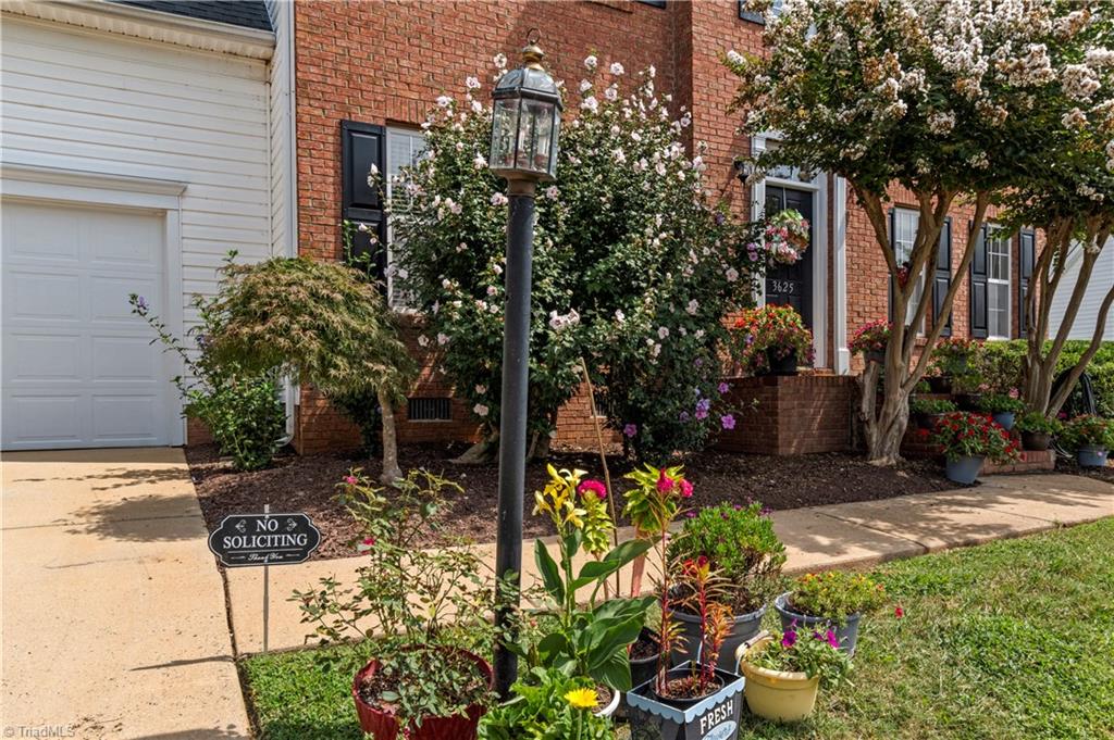 3625 Oak Chase Drive