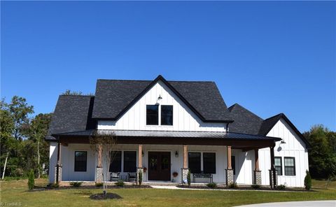 A home in Pfafftown