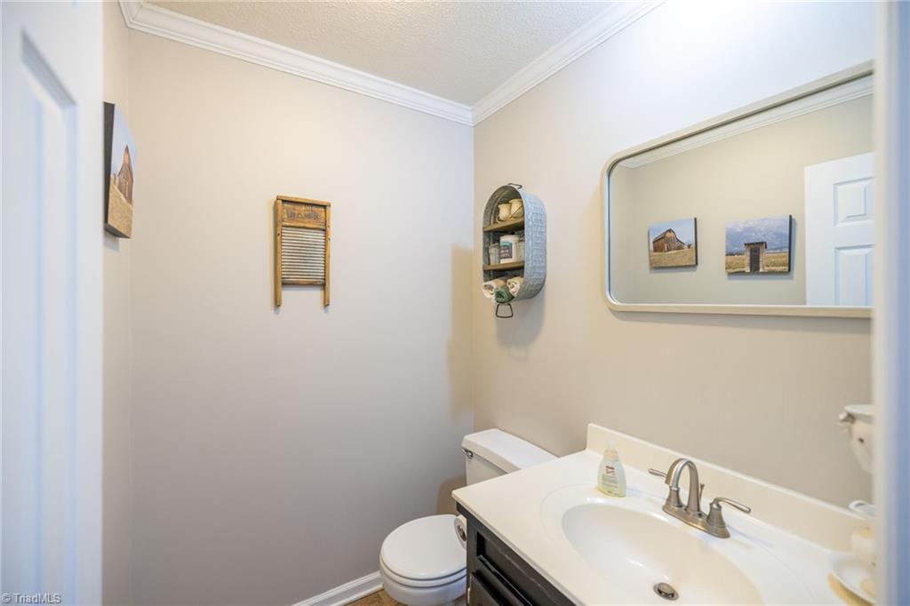 152 Holiday Lane, Mount Airy, North Carolina image 17