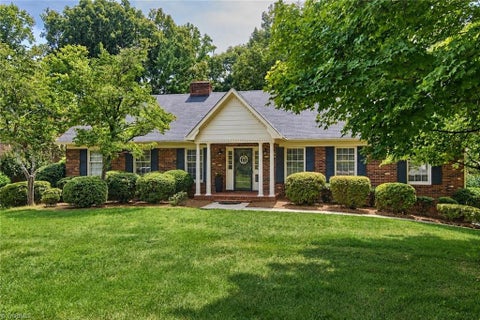 Homes For Sale - 4050 Dresden Drive<br/> Winston-Salem, NC 27104